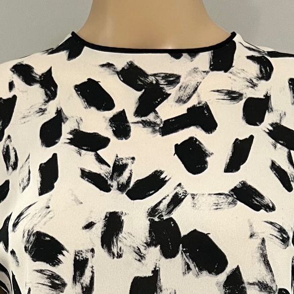 Petite Banana Republic Sleeveless Blouse, Black & Cream - Picture 2 of 5